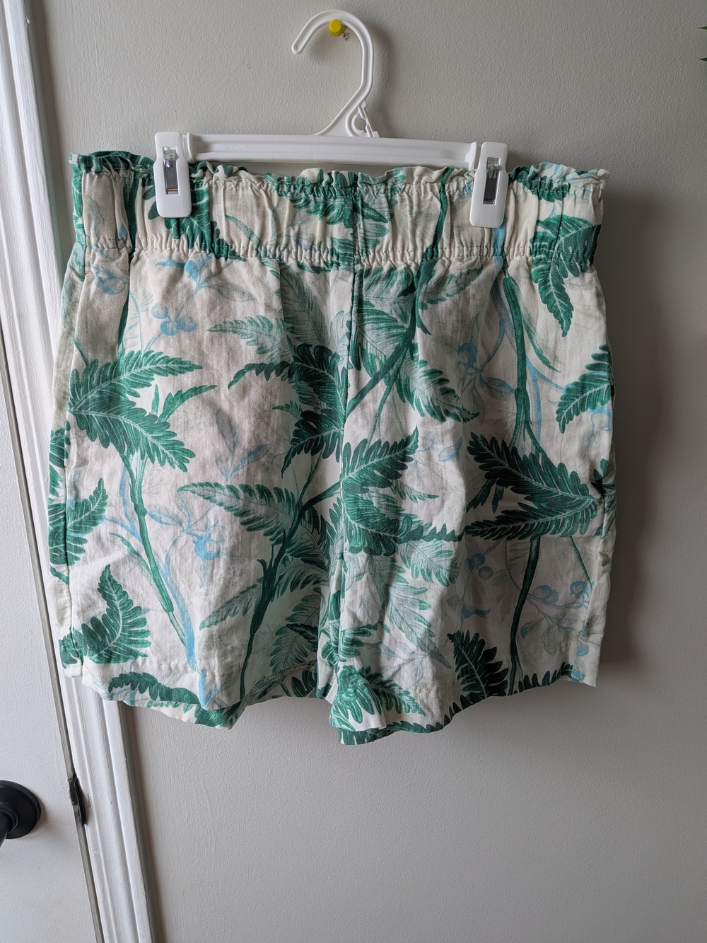 H&M Linen Blend Green Leaf Print Women’s Shorts